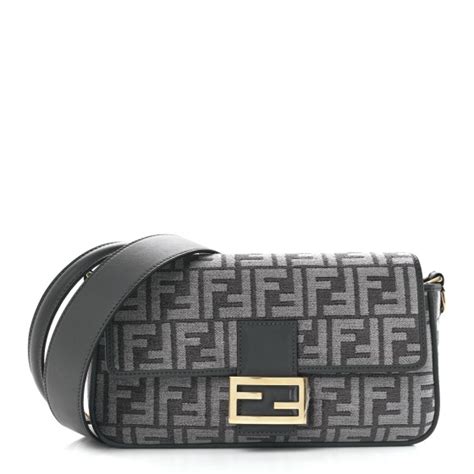 borse fendi contraffatte|fendi chenille bag.